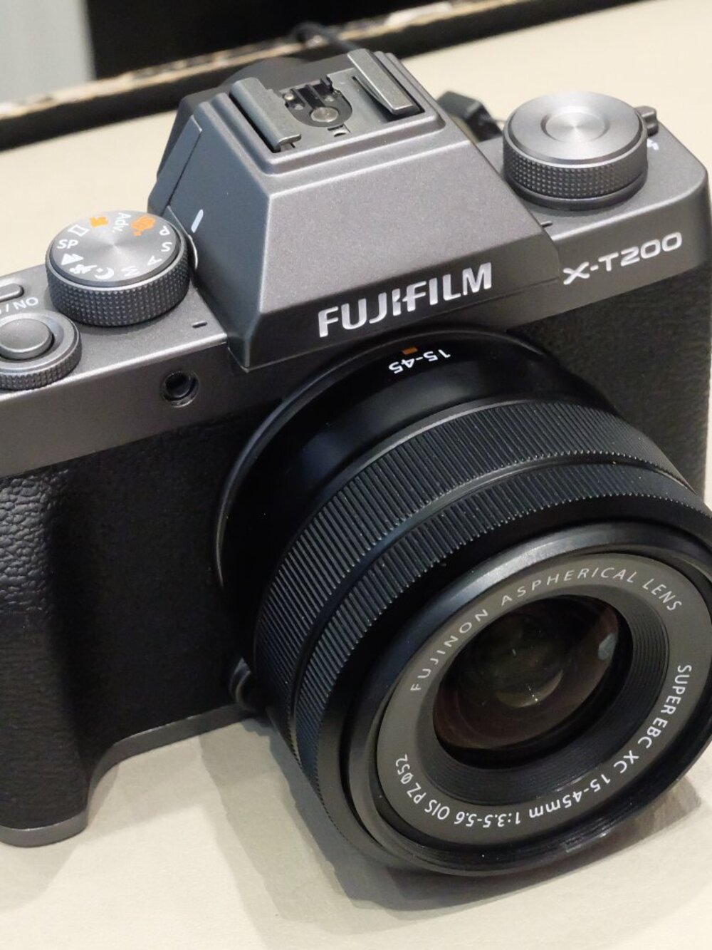 Fujifilm - X-T200 Mirrorless Camera with XC 15-45mm f/3.5-5.6 OIS PZ L
